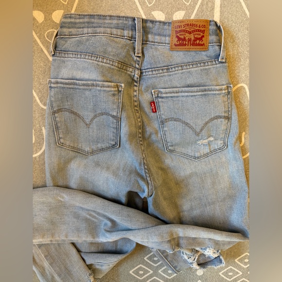 Levi Ripped High Rise Skinny Jeans - Picture 2 of 3